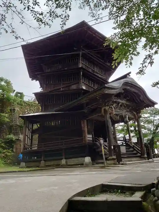 円通三匝堂(さざえ堂)の本殿・本堂