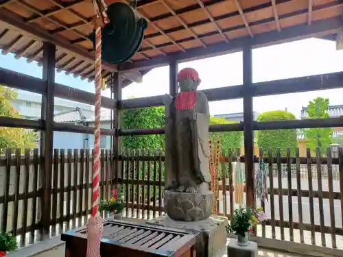 三学院の{uncategorized: "未分類", other: "その他", undefined: "問題あり", building: "その他建物", grave: "お墓", sacred_gate: "鳥居", guardian: "狛犬", statue: "像", buddha: "仏像", history: "歴史", nature: "自然", garden: "庭園", animal: "動物", pagoda: "塔", temizu: "手水舎", mountain_gate: "山門・神門", sanctuary: "本殿・本堂", subordinate: "末社・摂社", art: "芸術", scenery: "景色", jizo: "地蔵", ema: "絵馬", goshuin: "御朱印", omikuji: "おみくじ", items: "授与品その他", amulet: "お守り", goshuincho: "御朱印帳", eats: "食事", festival: "お祭り", votive_dance: "神楽", shichigosan: "七五三参", wedding: "結婚式", experience: "体験その他", initially: "初詣", around: "周辺", anti_infection: "感染症対策"}