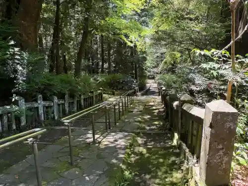柞原八幡宮の{uncategorized: "未分類", other: "その他", undefined: "問題あり", building: "その他建物", grave: "お墓", sacred_gate: "鳥居", guardian: "狛犬", statue: "像", buddha: "仏像", history: "歴史", nature: "自然", garden: "庭園", animal: "動物", pagoda: "塔", temizu: "手水舎", mountain_gate: "山門・神門", sanctuary: "本殿・本堂", subordinate: "末社・摂社", art: "芸術", scenery: "景色", jizo: "地蔵", ema: "絵馬", goshuin: "御朱印", omikuji: "おみくじ", items: "授与品その他", amulet: "お守り", goshuincho: "御朱印帳", eats: "食事", festival: "お祭り", votive_dance: "神楽", shichigosan: "七五三参", wedding: "結婚式", experience: "体験その他", initially: "初詣", around: "周辺", anti_infection: "感染症対策"}