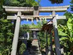 横浜御嶽神社の鳥居