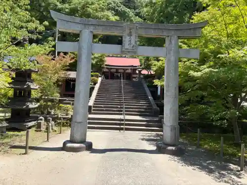 鹿児島神社の{uncategorized: "未分類", other: "その他", undefined: "問題あり", building: "その他建物", grave: "お墓", sacred_gate: "鳥居", guardian: "狛犬", statue: "像", buddha: "仏像", history: "歴史", nature: "自然", garden: "庭園", animal: "動物", pagoda: "塔", temizu: "手水舎", mountain_gate: "山門・神門", sanctuary: "本殿・本堂", subordinate: "末社・摂社", art: "芸術", scenery: "景色", jizo: "地蔵", ema: "絵馬", goshuin: "御朱印", omikuji: "おみくじ", items: "授与品その他", amulet: "お守り", goshuincho: "御朱印帳", eats: "食事", festival: "お祭り", votive_dance: "神楽", shichigosan: "七五三参", wedding: "結婚式", experience: "体験その他", initially: "初詣", around: "周辺", anti_infection: "感染症対策"}