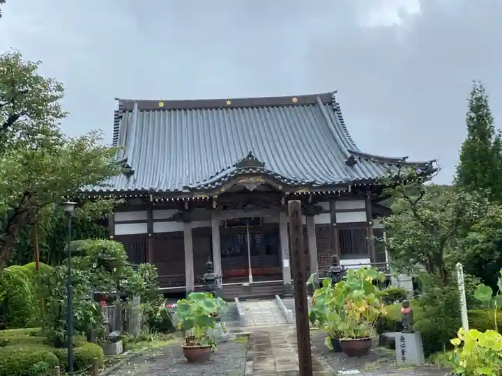 華藏院の本殿・本堂