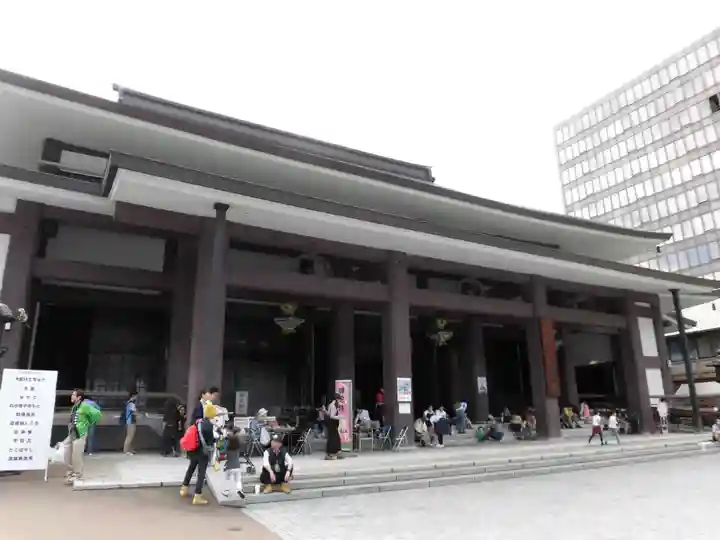 難波別院の本殿・本堂