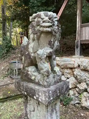 白山神社の狛犬