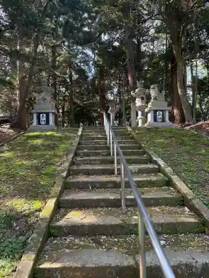石部神社の{uncategorized: "未分類", other: "その他", undefined: "問題あり", building: "その他建物", grave: "お墓", sacred_gate: "鳥居", guardian: "狛犬", statue: "像", buddha: "仏像", history: "歴史", nature: "自然", garden: "庭園", animal: "動物", pagoda: "塔", temizu: "手水舎", mountain_gate: "山門・神門", sanctuary: "本殿・本堂", subordinate: "末社・摂社", art: "芸術", scenery: "景色", jizo: "地蔵", ema: "絵馬", goshuin: "御朱印", omikuji: "おみくじ", items: "授与品その他", amulet: "お守り", goshuincho: "御朱印帳", eats: "食事", festival: "お祭り", votive_dance: "神楽", shichigosan: "七五三参", wedding: "結婚式", experience: "体験その他", initially: "初詣", around: "周辺", anti_infection: "感染症対策"}