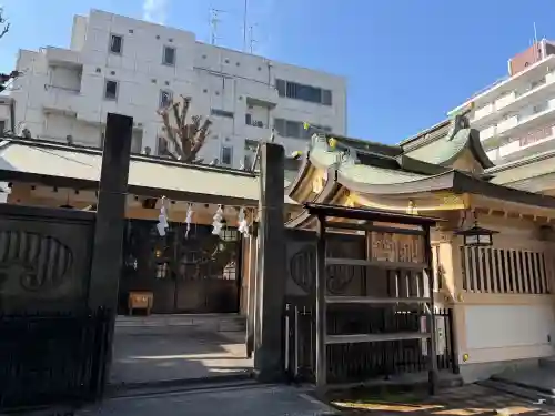 高輪神社の{uncategorized: "未分類", other: "その他", undefined: "問題あり", building: "その他建物", grave: "お墓", sacred_gate: "鳥居", guardian: "狛犬", statue: "像", buddha: "仏像", history: "歴史", nature: "自然", garden: "庭園", animal: "動物", pagoda: "塔", temizu: "手水舎", mountain_gate: "山門・神門", sanctuary: "本殿・本堂", subordinate: "末社・摂社", art: "芸術", scenery: "景色", jizo: "地蔵", ema: "絵馬", goshuin: "御朱印", omikuji: "おみくじ", items: "授与品その他", amulet: "お守り", goshuincho: "御朱印帳", eats: "食事", festival: "お祭り", votive_dance: "神楽", shichigosan: "七五三参", wedding: "結婚式", experience: "体験その他", initially: "初詣", around: "周辺", anti_infection: "感染症対策"}