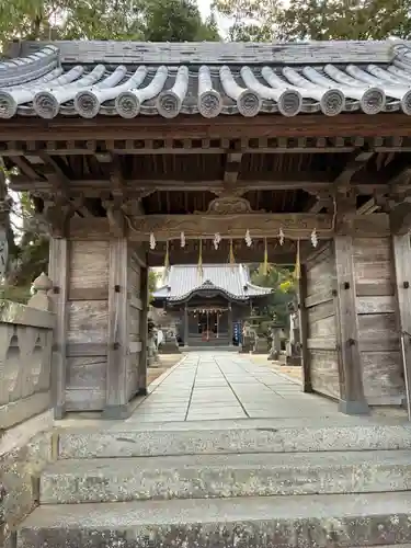諏訪神社の山門・神門