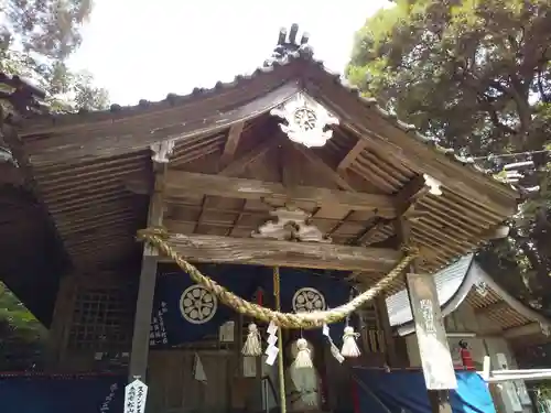 岡留熊野座神社の本殿・本堂