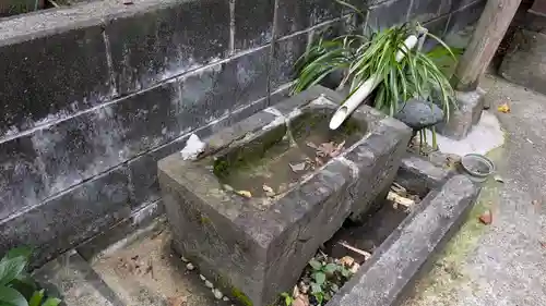 岩窟不動尊（巌窟不動尊／窟堂不動尊／窟堂／岩屋堂）の手水舎