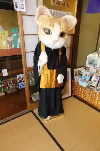 猫猫寺の狛犬