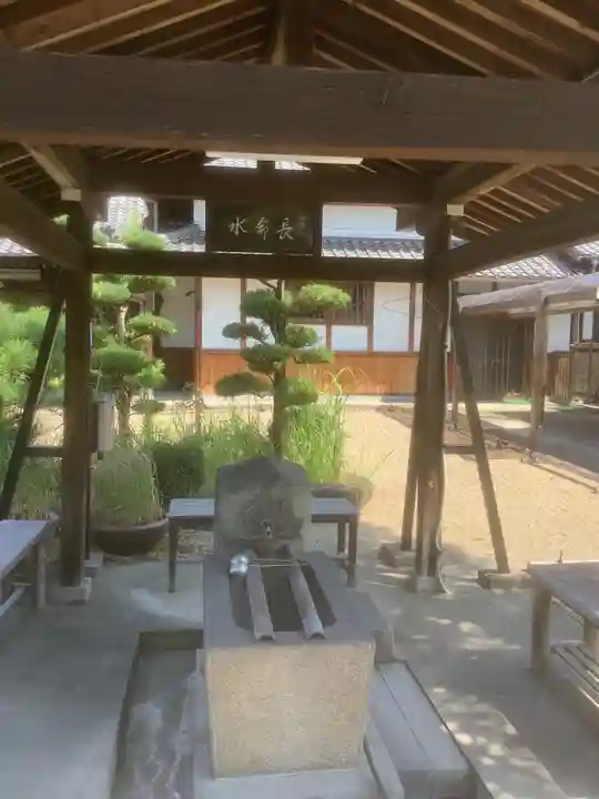 長命寺の手水舎