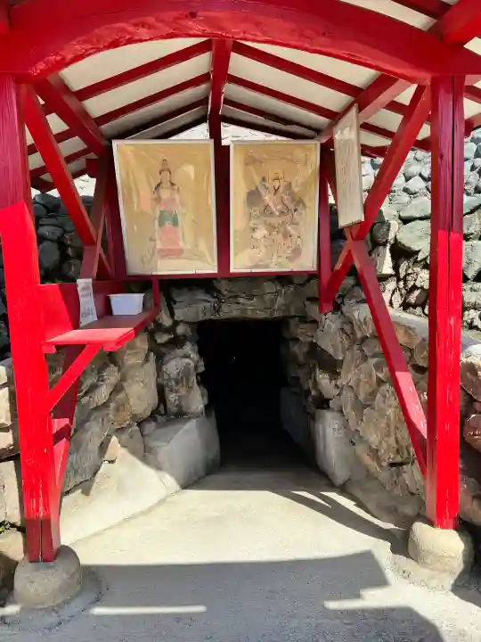正善寺の{uncategorized: "未分類", other: "その他", undefined: "問題あり", building: "その他建物", grave: "お墓", sacred_gate: "鳥居", guardian: "狛犬", statue: "像", buddha: "仏像", history: "歴史", nature: "自然", garden: "庭園", animal: "動物", pagoda: "塔", temizu: "手水舎", mountain_gate: "山門・神門", sanctuary: "本殿・本堂", subordinate: "末社・摂社", art: "芸術", scenery: "景色", jizo: "地蔵", ema: "絵馬", goshuin: "御朱印", omikuji: "おみくじ", items: "授与品その他", amulet: "お守り", goshuincho: "御朱印帳", eats: "食事", festival: "お祭り", votive_dance: "神楽", shichigosan: "七五三参", wedding: "結婚式", experience: "体験その他", initially: "初詣", around: "周辺", anti_infection: "感染症対策"}