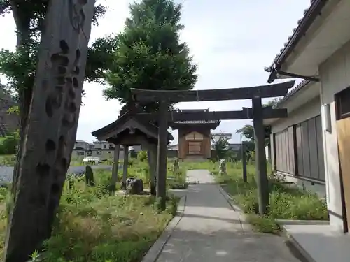 拝幣志神社の鳥居