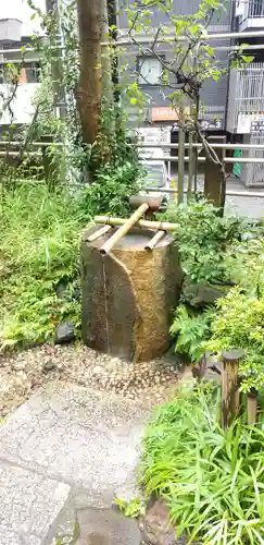 妻戀神社の手水舎