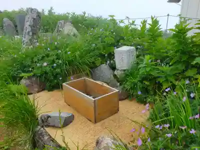 月山神社本宮の周辺