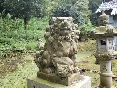 白山神社の狛犬