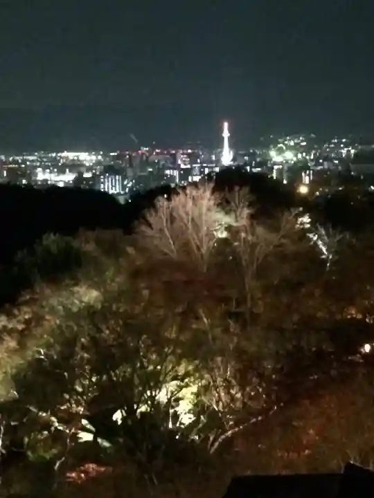 清水寺の{uncategorized: "未分類", other: "その他", undefined: "問題あり", building: "その他建物", grave: "お墓", sacred_gate: "鳥居", guardian: "狛犬", statue: "像", buddha: "仏像", history: "歴史", nature: "自然", garden: "庭園", animal: "動物", pagoda: "塔", temizu: "手水舎", mountain_gate: "山門・神門", sanctuary: "本殿・本堂", subordinate: "末社・摂社", art: "芸術", scenery: "景色", jizo: "地蔵", ema: "絵馬", goshuin: "御朱印", omikuji: "おみくじ", items: "授与品その他", amulet: "お守り", goshuincho: "御朱印帳", eats: "食事", festival: "お祭り", votive_dance: "神楽", shichigosan: "七五三参", wedding: "結婚式", experience: "体験その他", initially: "初詣", around: "周辺", anti_infection: "感染症対策"}