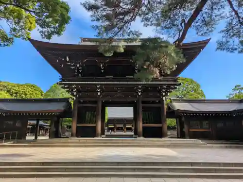 明治神宮の{uncategorized: "未分類", other: "その他", undefined: "問題あり", building: "その他建物", grave: "お墓", sacred_gate: "鳥居", guardian: "狛犬", statue: "像", buddha: "仏像", history: "歴史", nature: "自然", garden: "庭園", animal: "動物", pagoda: "塔", temizu: "手水舎", mountain_gate: "山門・神門", sanctuary: "本殿・本堂", subordinate: "末社・摂社", art: "芸術", scenery: "景色", jizo: "地蔵", ema: "絵馬", goshuin: "御朱印", omikuji: "おみくじ", items: "授与品その他", amulet: "お守り", goshuincho: "御朱印帳", eats: "食事", festival: "お祭り", votive_dance: "神楽", shichigosan: "七五三参", wedding: "結婚式", experience: "体験その他", initially: "初詣", around: "周辺", anti_infection: "感染症対策"}