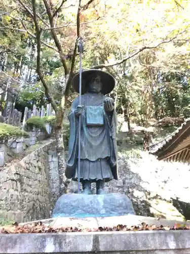 箸蔵寺の像