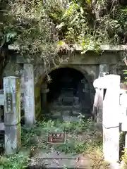 法華堂跡（源頼朝墓・北条義時墓）(神奈川県)