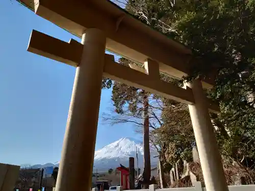 富士山東口本宮 冨士浅間神社の鳥居