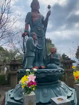 香山昇竜大観音の仏像