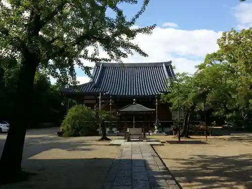 昆陽寺の本殿・本堂