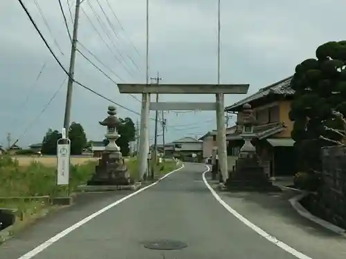 神明社の鳥居