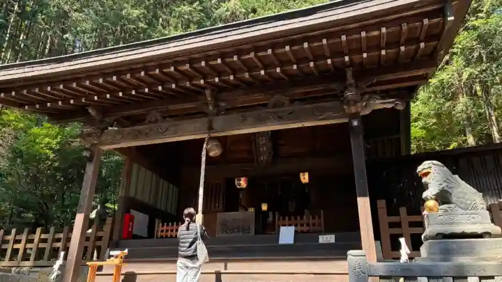 鎮神社の{uncategorized: "未分類", other: "その他", undefined: "問題あり", building: "その他建物", grave: "お墓", sacred_gate: "鳥居", guardian: "狛犬", statue: "像", buddha: "仏像", history: "歴史", nature: "自然", garden: "庭園", animal: "動物", pagoda: "塔", temizu: "手水舎", mountain_gate: "山門・神門", sanctuary: "本殿・本堂", subordinate: "末社・摂社", art: "芸術", scenery: "景色", jizo: "地蔵", ema: "絵馬", goshuin: "御朱印", omikuji: "おみくじ", items: "授与品その他", amulet: "お守り", goshuincho: "御朱印帳", eats: "食事", festival: "お祭り", votive_dance: "神楽", shichigosan: "七五三参", wedding: "結婚式", experience: "体験その他", initially: "初詣", around: "周辺", anti_infection: "感染症対策"}