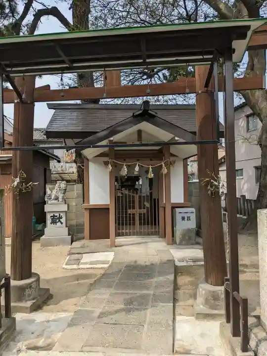 石神社の{uncategorized: "未分類", other: "その他", undefined: "問題あり", building: "その他建物", grave: "お墓", sacred_gate: "鳥居", guardian: "狛犬", statue: "像", buddha: "仏像", history: "歴史", nature: "自然", garden: "庭園", animal: "動物", pagoda: "塔", temizu: "手水舎", mountain_gate: "山門・神門", sanctuary: "本殿・本堂", subordinate: "末社・摂社", art: "芸術", scenery: "景色", jizo: "地蔵", ema: "絵馬", goshuin: "御朱印", omikuji: "おみくじ", items: "授与品その他", amulet: "お守り", goshuincho: "御朱印帳", eats: "食事", festival: "お祭り", votive_dance: "神楽", shichigosan: "七五三参", wedding: "結婚式", experience: "体験その他", initially: "初詣", around: "周辺", anti_infection: "感染症対策"}