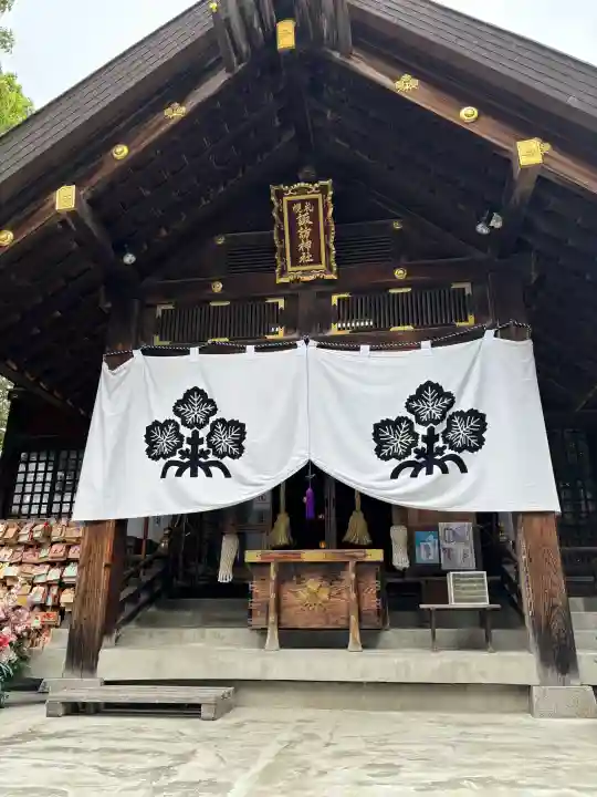 札幌諏訪神社の{uncategorized: "未分類", other: "その他", undefined: "問題あり", building: "その他建物", grave: "お墓", sacred_gate: "鳥居", guardian: "狛犬", statue: "像", buddha: "仏像", history: "歴史", nature: "自然", garden: "庭園", animal: "動物", pagoda: "塔", temizu: "手水舎", mountain_gate: "山門・神門", sanctuary: "本殿・本堂", subordinate: "末社・摂社", art: "芸術", scenery: "景色", jizo: "地蔵", ema: "絵馬", goshuin: "御朱印", omikuji: "おみくじ", items: "授与品その他", amulet: "お守り", goshuincho: "御朱印帳", eats: "食事", festival: "お祭り", votive_dance: "神楽", shichigosan: "七五三参", wedding: "結婚式", experience: "体験その他", initially: "初詣", around: "周辺", anti_infection: "感染症対策"}