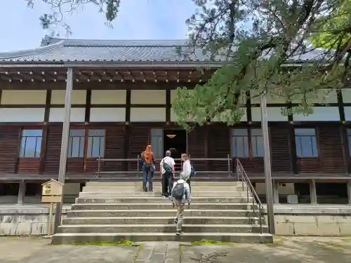 円覚寺の{uncategorized: "未分類", other: "その他", undefined: "問題あり", building: "その他建物", grave: "お墓", sacred_gate: "鳥居", guardian: "狛犬", statue: "像", buddha: "仏像", history: "歴史", nature: "自然", garden: "庭園", animal: "動物", pagoda: "塔", temizu: "手水舎", mountain_gate: "山門・神門", sanctuary: "本殿・本堂", subordinate: "末社・摂社", art: "芸術", scenery: "景色", jizo: "地蔵", ema: "絵馬", goshuin: "御朱印", omikuji: "おみくじ", items: "授与品その他", amulet: "お守り", goshuincho: "御朱印帳", eats: "食事", festival: "お祭り", votive_dance: "神楽", shichigosan: "七五三参", wedding: "結婚式", experience: "体験その他", initially: "初詣", around: "周辺", anti_infection: "感染症対策"}