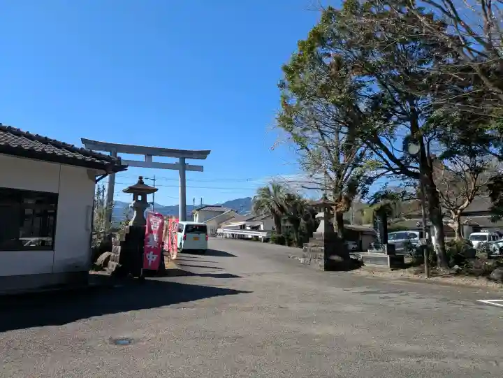 都農神社の{uncategorized: "未分類", other: "その他", undefined: "問題あり", building: "その他建物", grave: "お墓", sacred_gate: "鳥居", guardian: "狛犬", statue: "像", buddha: "仏像", history: "歴史", nature: "自然", garden: "庭園", animal: "動物", pagoda: "塔", temizu: "手水舎", mountain_gate: "山門・神門", sanctuary: "本殿・本堂", subordinate: "末社・摂社", art: "芸術", scenery: "景色", jizo: "地蔵", ema: "絵馬", goshuin: "御朱印", omikuji: "おみくじ", items: "授与品その他", amulet: "お守り", goshuincho: "御朱印帳", eats: "食事", festival: "お祭り", votive_dance: "神楽", shichigosan: "七五三参", wedding: "結婚式", experience: "体験その他", initially: "初詣", around: "周辺", anti_infection: "感染症対策"}