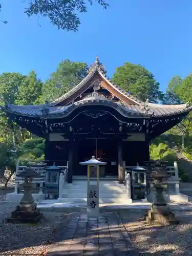 護国之寺の本殿・本堂