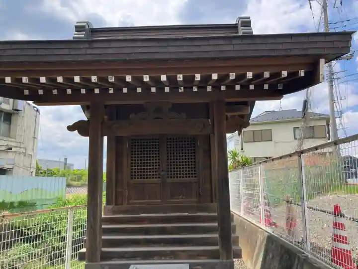 久保ヶ谷戸稲荷神社の{uncategorized: "未分類", other: "その他", undefined: "問題あり", building: "その他建物", grave: "お墓", sacred_gate: "鳥居", guardian: "狛犬", statue: "像", buddha: "仏像", history: "歴史", nature: "自然", garden: "庭園", animal: "動物", pagoda: "塔", temizu: "手水舎", mountain_gate: "山門・神門", sanctuary: "本殿・本堂", subordinate: "末社・摂社", art: "芸術", scenery: "景色", jizo: "地蔵", ema: "絵馬", goshuin: "御朱印", omikuji: "おみくじ", items: "授与品その他", amulet: "お守り", goshuincho: "御朱印帳", eats: "食事", festival: "お祭り", votive_dance: "神楽", shichigosan: "七五三参", wedding: "結婚式", experience: "体験その他", initially: "初詣", around: "周辺", anti_infection: "感染症対策"}