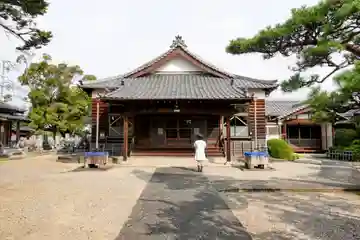 信照寺の本殿・本堂