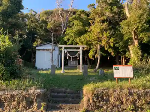 諏訪神社の鳥居