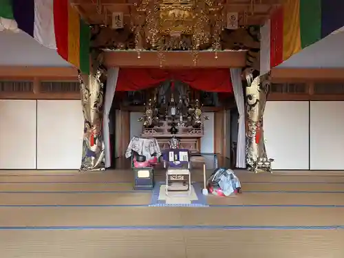 万年寺の本殿・本堂