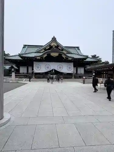 靖國神社の{uncategorized: "未分類", other: "その他", undefined: "問題あり", building: "その他建物", grave: "お墓", sacred_gate: "鳥居", guardian: "狛犬", statue: "像", buddha: "仏像", history: "歴史", nature: "自然", garden: "庭園", animal: "動物", pagoda: "塔", temizu: "手水舎", mountain_gate: "山門・神門", sanctuary: "本殿・本堂", subordinate: "末社・摂社", art: "芸術", scenery: "景色", jizo: "地蔵", ema: "絵馬", goshuin: "御朱印", omikuji: "おみくじ", items: "授与品その他", amulet: "お守り", goshuincho: "御朱印帳", eats: "食事", festival: "お祭り", votive_dance: "神楽", shichigosan: "七五三参", wedding: "結婚式", experience: "体験その他", initially: "初詣", around: "周辺", anti_infection: "感染症対策"}