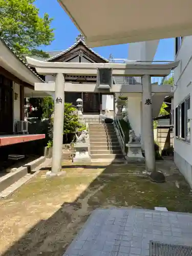 東名荒神社の鳥居