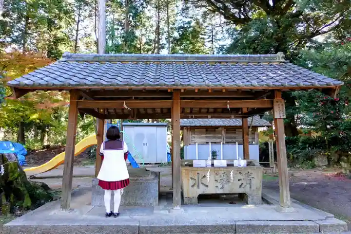 大草神社の手水舎