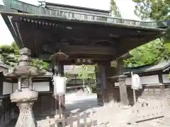 高室院の山門