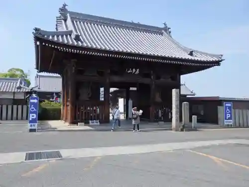 道隆寺の山門