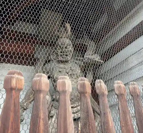 廣隆寺の{uncategorized: "未分類", other: "その他", undefined: "問題あり", building: "その他建物", grave: "お墓", sacred_gate: "鳥居", guardian: "狛犬", statue: "像", buddha: "仏像", history: "歴史", nature: "自然", garden: "庭園", animal: "動物", pagoda: "塔", temizu: "手水舎", mountain_gate: "山門・神門", sanctuary: "本殿・本堂", subordinate: "末社・摂社", art: "芸術", scenery: "景色", jizo: "地蔵", ema: "絵馬", goshuin: "御朱印", omikuji: "おみくじ", items: "授与品その他", amulet: "お守り", goshuincho: "御朱印帳", eats: "食事", festival: "お祭り", votive_dance: "神楽", shichigosan: "七五三参", wedding: "結婚式", experience: "体験その他", initially: "初詣", around: "周辺", anti_infection: "感染症対策"}