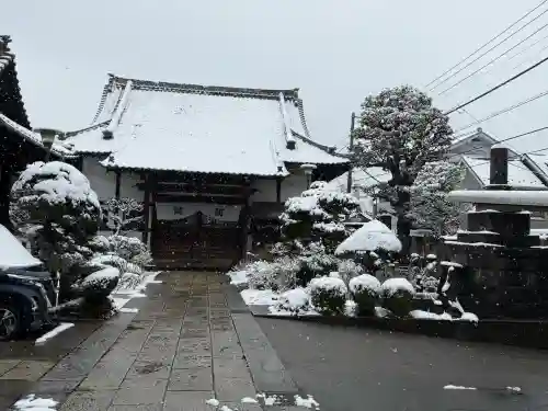 一乗寺の{uncategorized: "未分類", other: "その他", undefined: "問題あり", building: "その他建物", grave: "お墓", sacred_gate: "鳥居", guardian: "狛犬", statue: "像", buddha: "仏像", history: "歴史", nature: "自然", garden: "庭園", animal: "動物", pagoda: "塔", temizu: "手水舎", mountain_gate: "山門・神門", sanctuary: "本殿・本堂", subordinate: "末社・摂社", art: "芸術", scenery: "景色", jizo: "地蔵", ema: "絵馬", goshuin: "御朱印", omikuji: "おみくじ", items: "授与品その他", amulet: "お守り", goshuincho: "御朱印帳", eats: "食事", festival: "お祭り", votive_dance: "神楽", shichigosan: "七五三参", wedding: "結婚式", experience: "体験その他", initially: "初詣", around: "周辺", anti_infection: "感染症対策"}