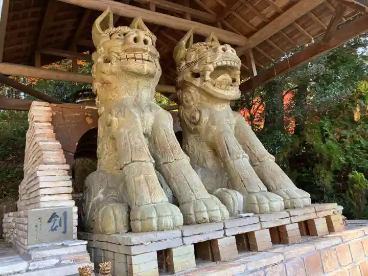 八王子神社の狛犬