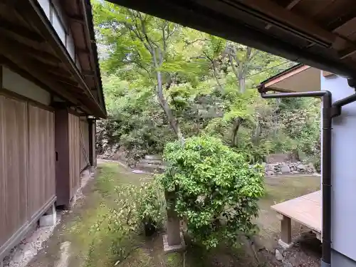 即宗院の{uncategorized: "未分類", other: "その他", undefined: "問題あり", building: "その他建物", grave: "お墓", sacred_gate: "鳥居", guardian: "狛犬", statue: "像", buddha: "仏像", history: "歴史", nature: "自然", garden: "庭園", animal: "動物", pagoda: "塔", temizu: "手水舎", mountain_gate: "山門・神門", sanctuary: "本殿・本堂", subordinate: "末社・摂社", art: "芸術", scenery: "景色", jizo: "地蔵", ema: "絵馬", goshuin: "御朱印", omikuji: "おみくじ", items: "授与品その他", amulet: "お守り", goshuincho: "御朱印帳", eats: "食事", festival: "お祭り", votive_dance: "神楽", shichigosan: "七五三参", wedding: "結婚式", experience: "体験その他", initially: "初詣", around: "周辺", anti_infection: "感染症対策"}