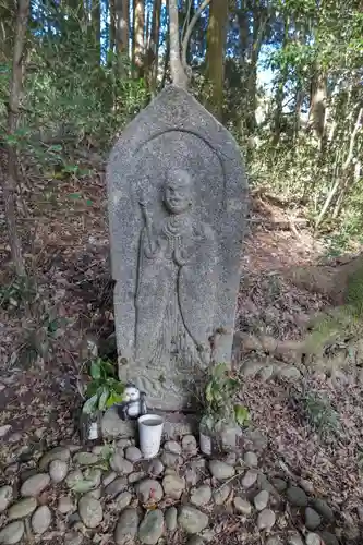 蚕霊神社の仏像