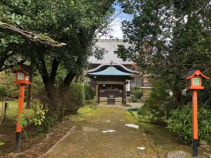 大本山誕生院 の山門・神門