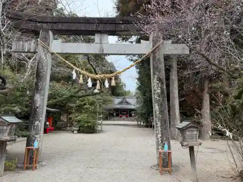 舞鶴神社の{uncategorized: "未分類", other: "その他", undefined: "問題あり", building: "その他建物", grave: "お墓", sacred_gate: "鳥居", guardian: "狛犬", statue: "像", buddha: "仏像", history: "歴史", nature: "自然", garden: "庭園", animal: "動物", pagoda: "塔", temizu: "手水舎", mountain_gate: "山門・神門", sanctuary: "本殿・本堂", subordinate: "末社・摂社", art: "芸術", scenery: "景色", jizo: "地蔵", ema: "絵馬", goshuin: "御朱印", omikuji: "おみくじ", items: "授与品その他", amulet: "お守り", goshuincho: "御朱印帳", eats: "食事", festival: "お祭り", votive_dance: "神楽", shichigosan: "七五三参", wedding: "結婚式", experience: "体験その他", initially: "初詣", around: "周辺", anti_infection: "感染症対策"}